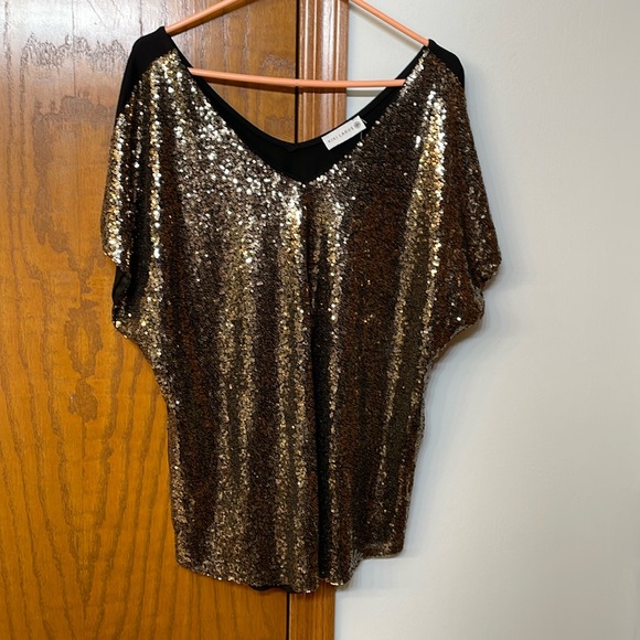 KIKI LARUE NWT Women’s Size Large Gold Black Sequin Holiday Top V-Neck “Crosby” - Picture 2 of 9